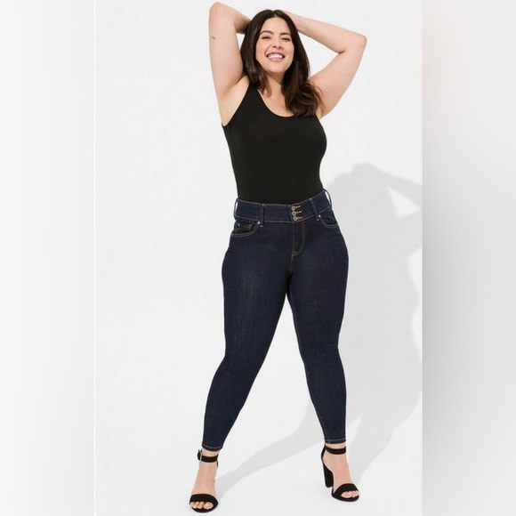 NEW! Torrid Super Soft Jegging Jeans Stretch Dark Wash SZ 22 - Picture 4 of 14